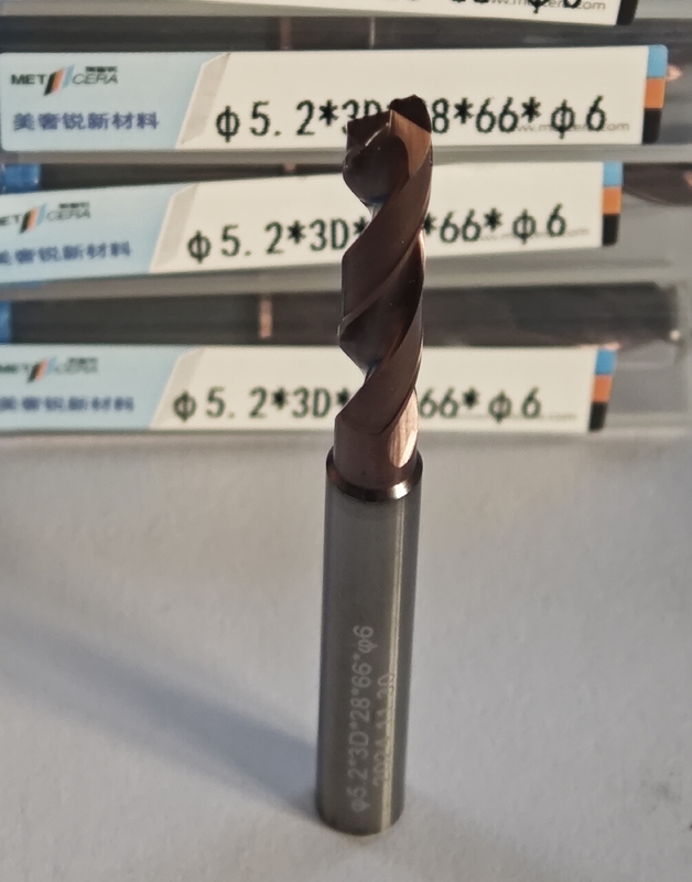 Katı Karbid 3D / 5D matkap G-Dışarı Soğutucu ile kaplanmış φ5.2 x 3D x 28 x 66 x φ6mm Kesme Aracı