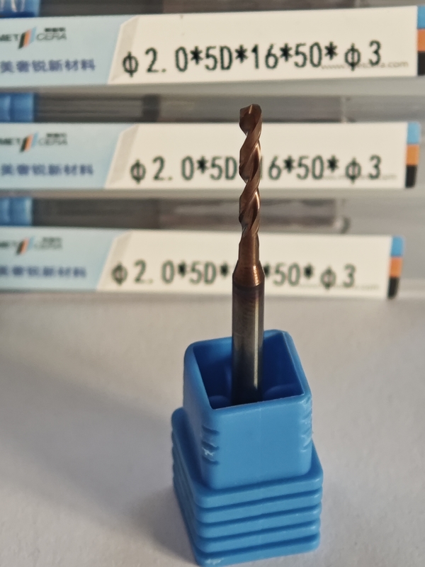 Sertlik HRC55-60 Katı Karbid 5D matkap kesme aracı φ2.0 x 5D x 16 x 50 x φ3mm G-Dış soğutucu matkap