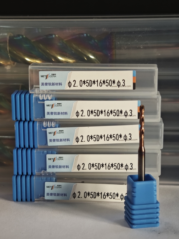 Sertlik HRC55-60 Katı Karbid 5D matkap kesme aracı φ2.0 x 5D x 16 x 50 x φ3mm G-Dış soğutucu matkap