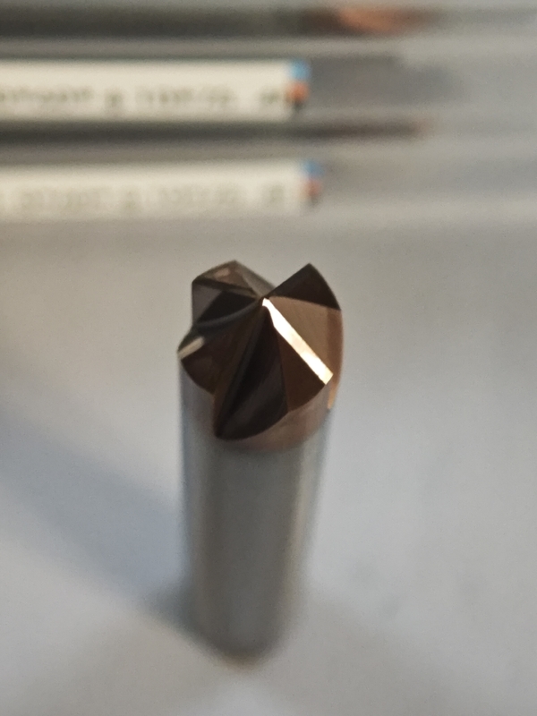 MPG4 CNC Rad Mill Karbid Çamlatma Mühürü 4 Flütler Mühür Kabalama İşleme Mühürü Alaşımlı Çelik Kalıp Çelik Önden Sertleştirilmiş Çelik Φ10.0 X 60°x Φ10 X 75mm