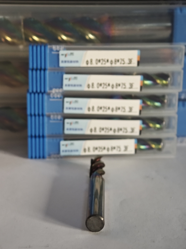 MAE PLUS Φ8.0x25x8Dx75mm 3 Flutes Fermez Metaller Alüminyum ve Bakır İşleme için Son Mill
