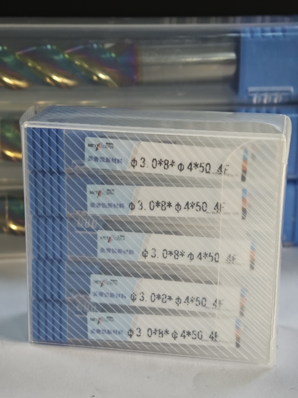 MPE4 Kaplama AlCr Kaplama HRC55-60 Katı Karbid Dökme Kesicisi 4 Flüt Düz Son Dökme 3mm φ3.0 x 8 x φ4 x 50mm